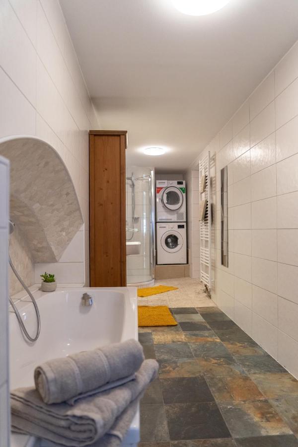 Modern Apartment In The City Center Of Bad Ischl Exteriör bild